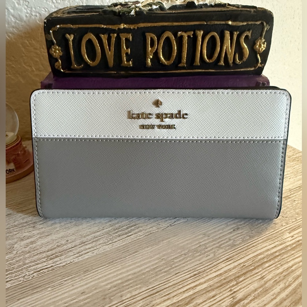 Kate Spade Gray and White Wallet